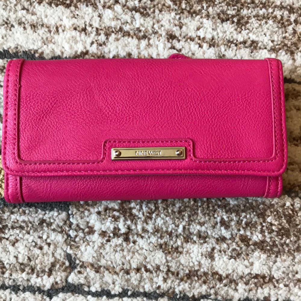 Pink Nine West wallet - never used